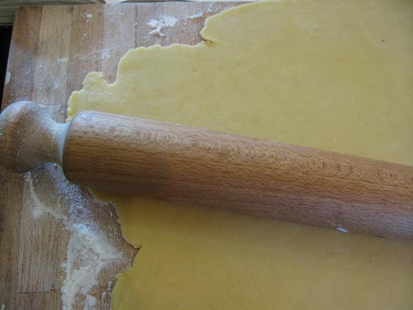 rolling sweet pastry