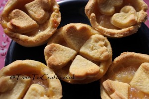 flower heart apple pies