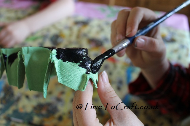 painting the halloween craft activity