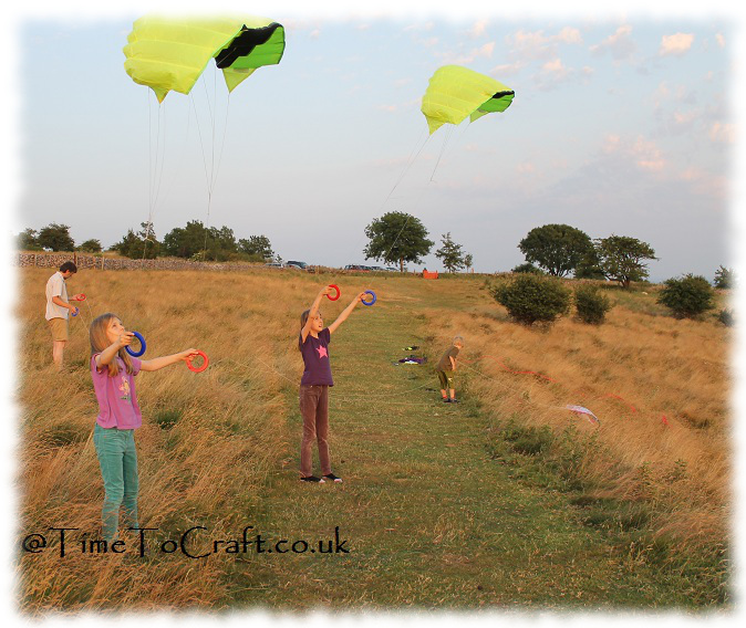 synchronized kite flying