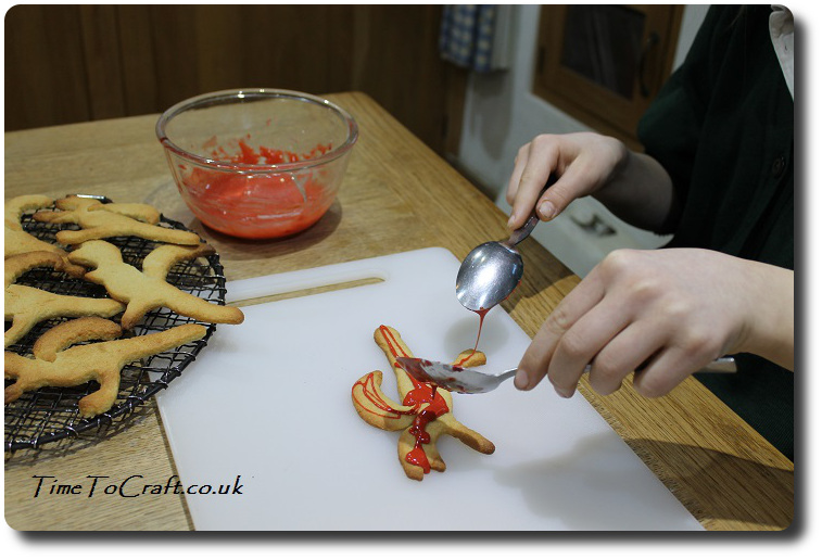 red icing on the welsh dragon cookies