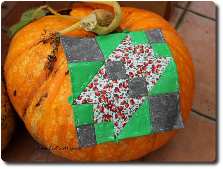 broken-sugar-bowl-quilt-block-and-pumpkin